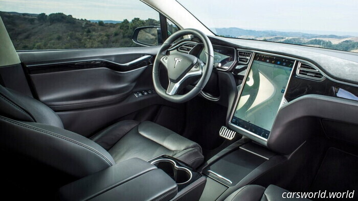 They Blame Autosteer After Losing Four Family Members in a Tesla Accident | Carscoops